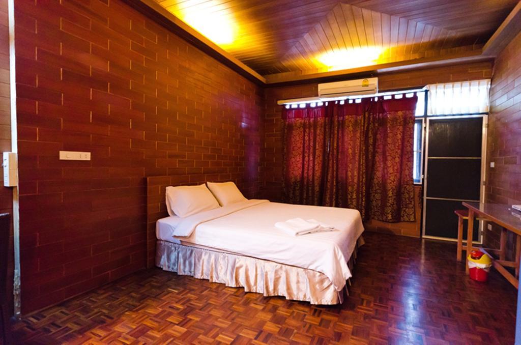 Eight Plus Hotel Bangkok Luaran gambar